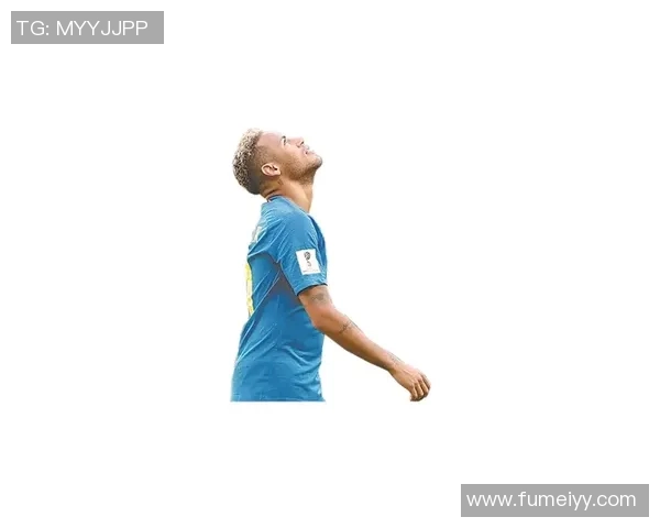 足球明星身着藏装展现多元文化魅力引发热议与关注